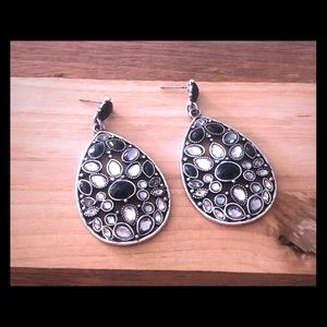 New York and Co earrings